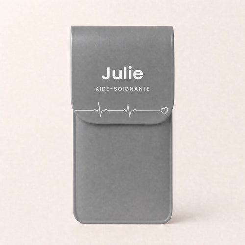 Pochette Battement de cœur personnalisée « Julie · Aide-soignante »